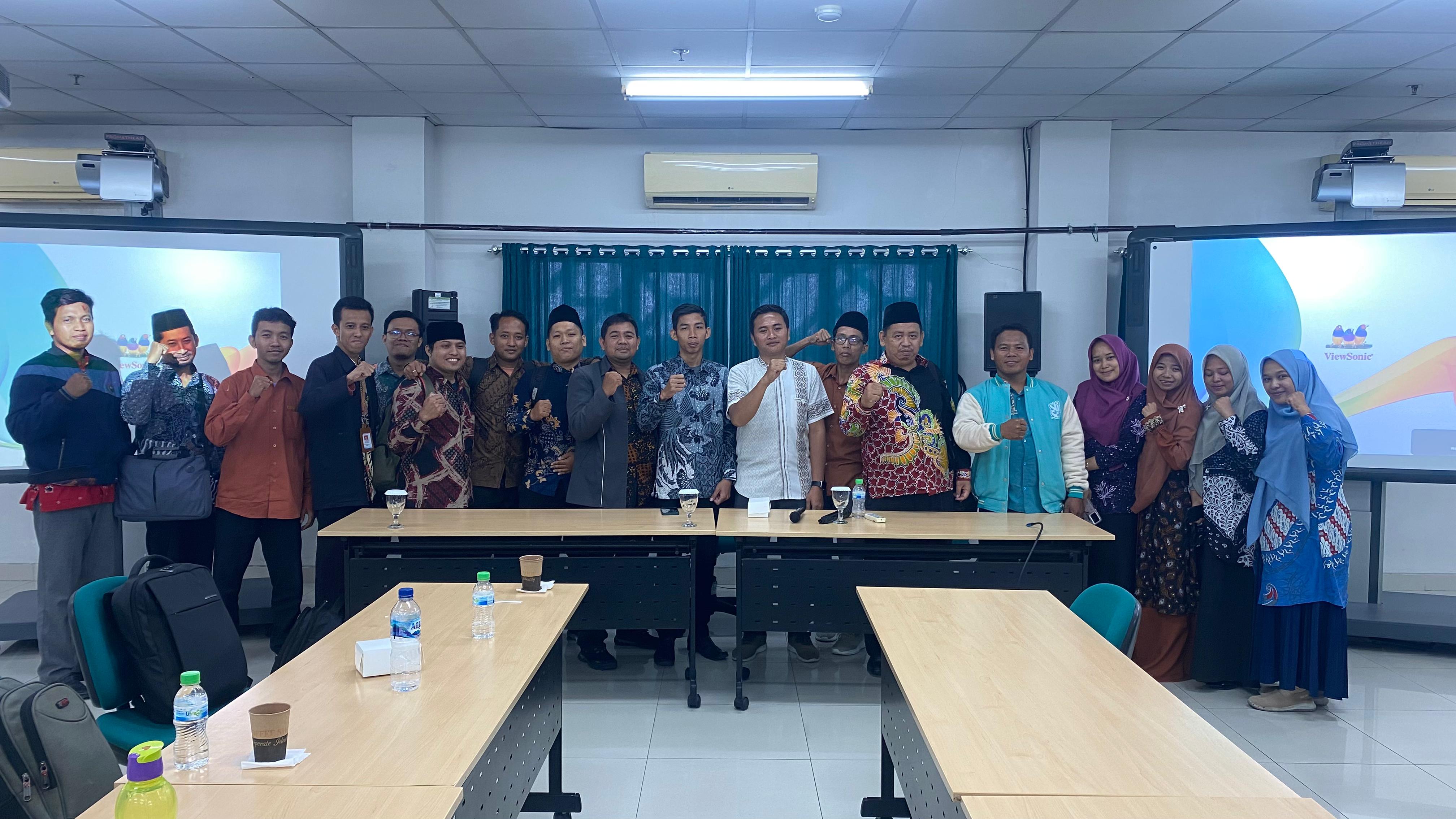 LP2M IAIT Pacitan Ikuti Penguatan Kapasitas Jurnal di Surabaya